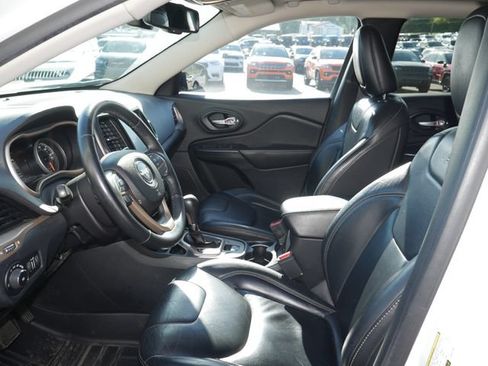 Used 2016 Jeep Cherokee High Altitude FWD image 3