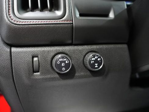 Used 2016 GMC Canyon SLE w/ All Terrain Package AWD/4WD image 11