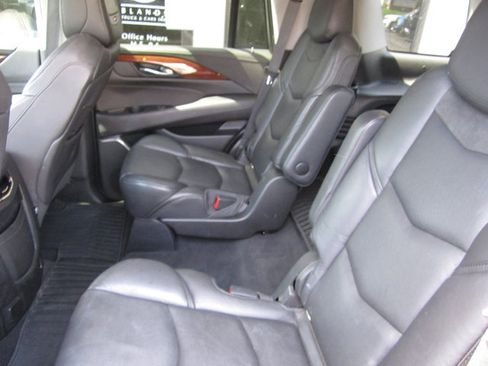 Used 2018 Cadillac Escalade Luxury w/ LPO, Radiant Package AWD/4WD image 9