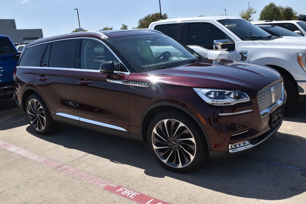Used 2022 Lincoln Aviator Reserve w/ Equipment Group 201A AWD/4WD image 4