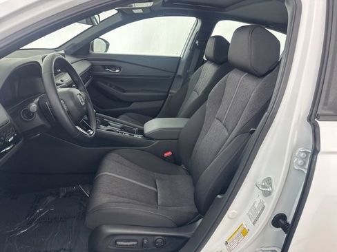 Used 2025 Honda Accord Sport image 27