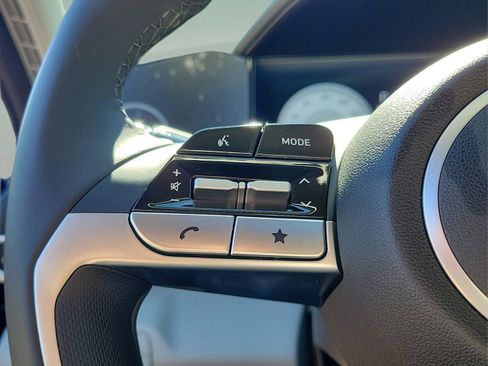 Certified 2025 Hyundai Elantra Limited FWD image 27