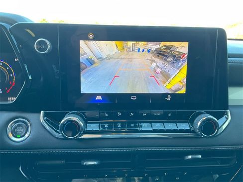 Used 2024 Chevrolet Colorado LT w/ LT Convenience Package II image 21