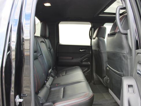 Certified 2024 Nissan Frontier PRO-4X w/ Pro Premium Package AWD/4WD image 15