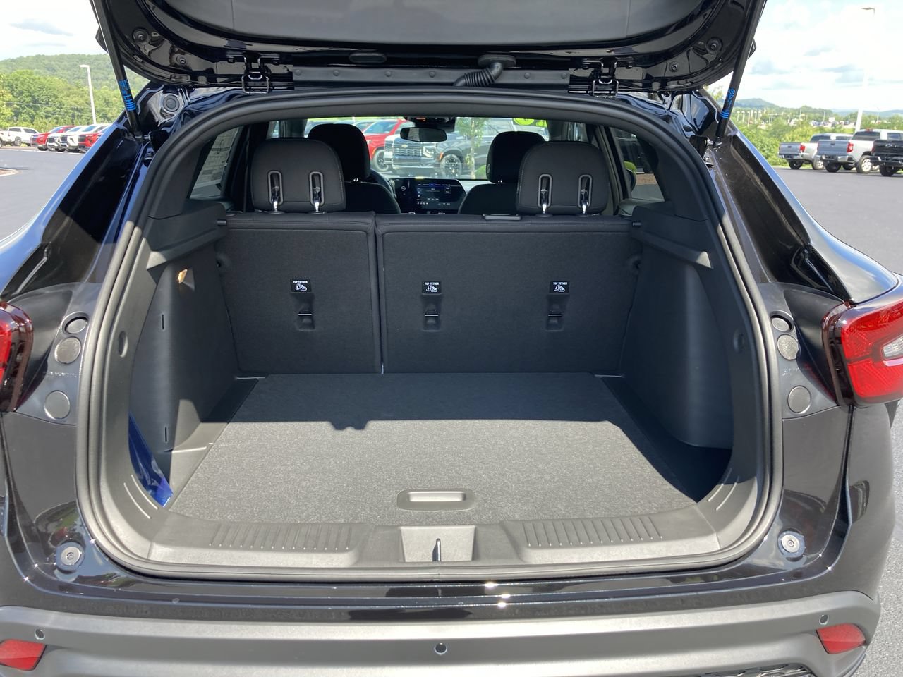New 2026 Chevrolet Trax RS w/ Sunroof Package FWD image 13