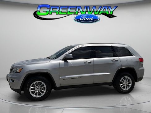 Used 2019 Jeep Grand Cherokee Laredo RWD image 1