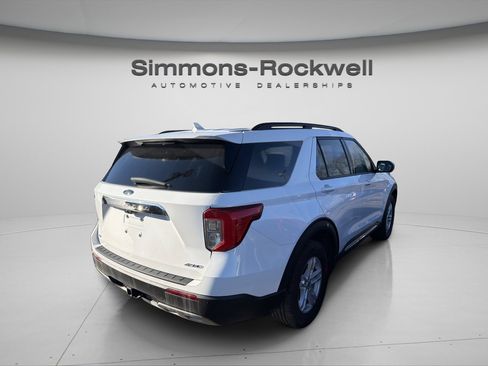 Used 2023 Ford Explorer XLT image 9