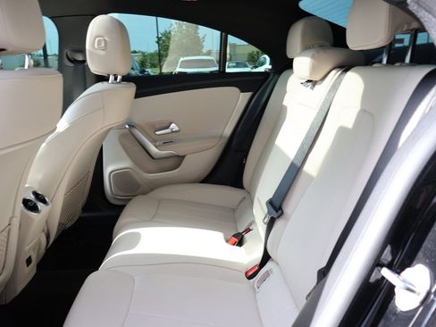 Used 2023 Mercedes-Benz CLA 250 image 11