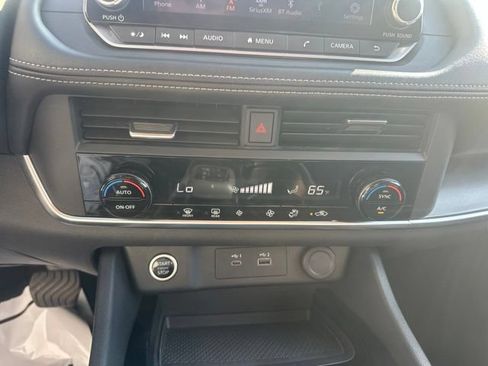 Used 2023 Nissan Rogue SV AWD/4WD image 25