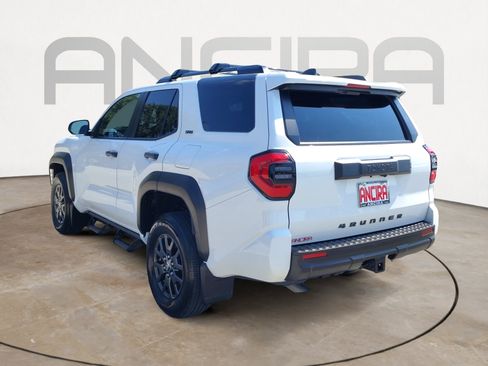 Used 2025 Toyota 4Runner SR5 AWD/4WD image 8