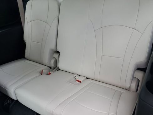 Used 2022 Buick Enclave Essence w/ Experience Buick Package AWD/4WD image 12