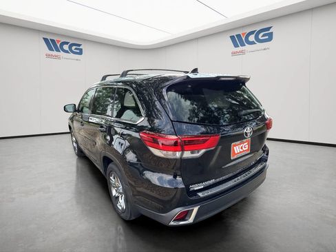 Used 2019 Toyota Highlander Limited Platinum AWD/4WD image 5