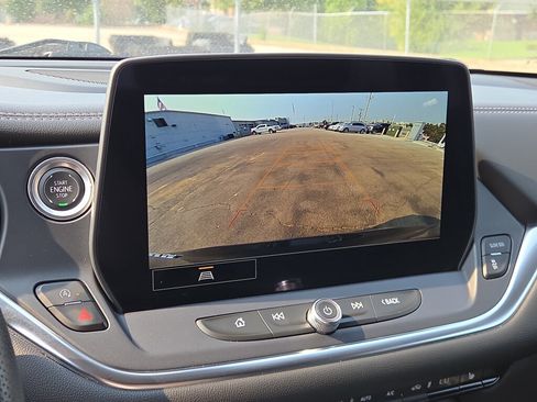 Used 2025 Chevrolet Blazer LT FWD image 23