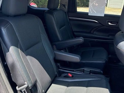 Used 2016 Toyota Highlander Limited Platinum AWD/4WD image 25
