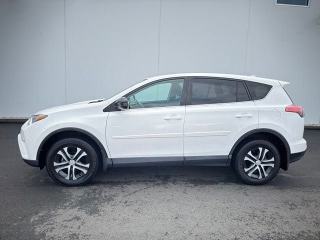Used 2017 Toyota RAV4 LE w/ Carpet Mat Package AWD/4WD image 9