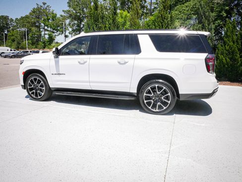 Used 2024 Chevrolet Suburban RST RWD image 7