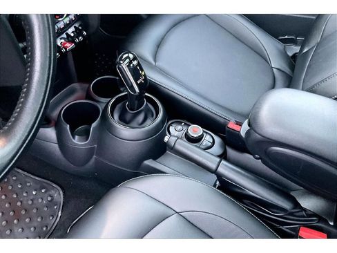 Used 2020 MINI Cooper 2-Door Hardtop image 19