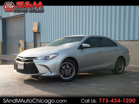 Used 2016 Toyota Camry SE w/ Moonroof Package FWD image 1