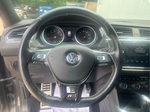 Used 2020 Volkswagen Tiguan SE R-Line FWD image 22