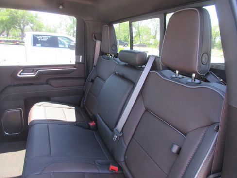 New 2026 GMC Sierra 2500 Denali w/ Denali Reserve Package AWD/4WD image 14