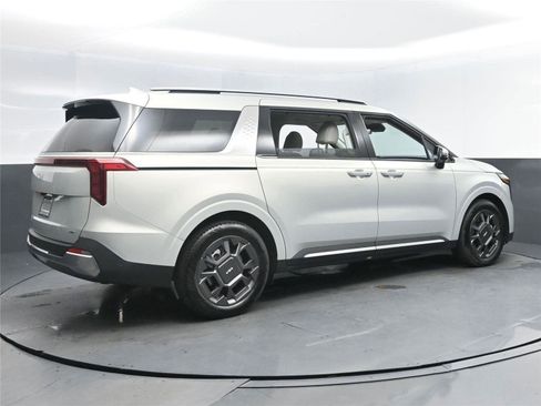 New 2026 Kia Carnival SX image 6