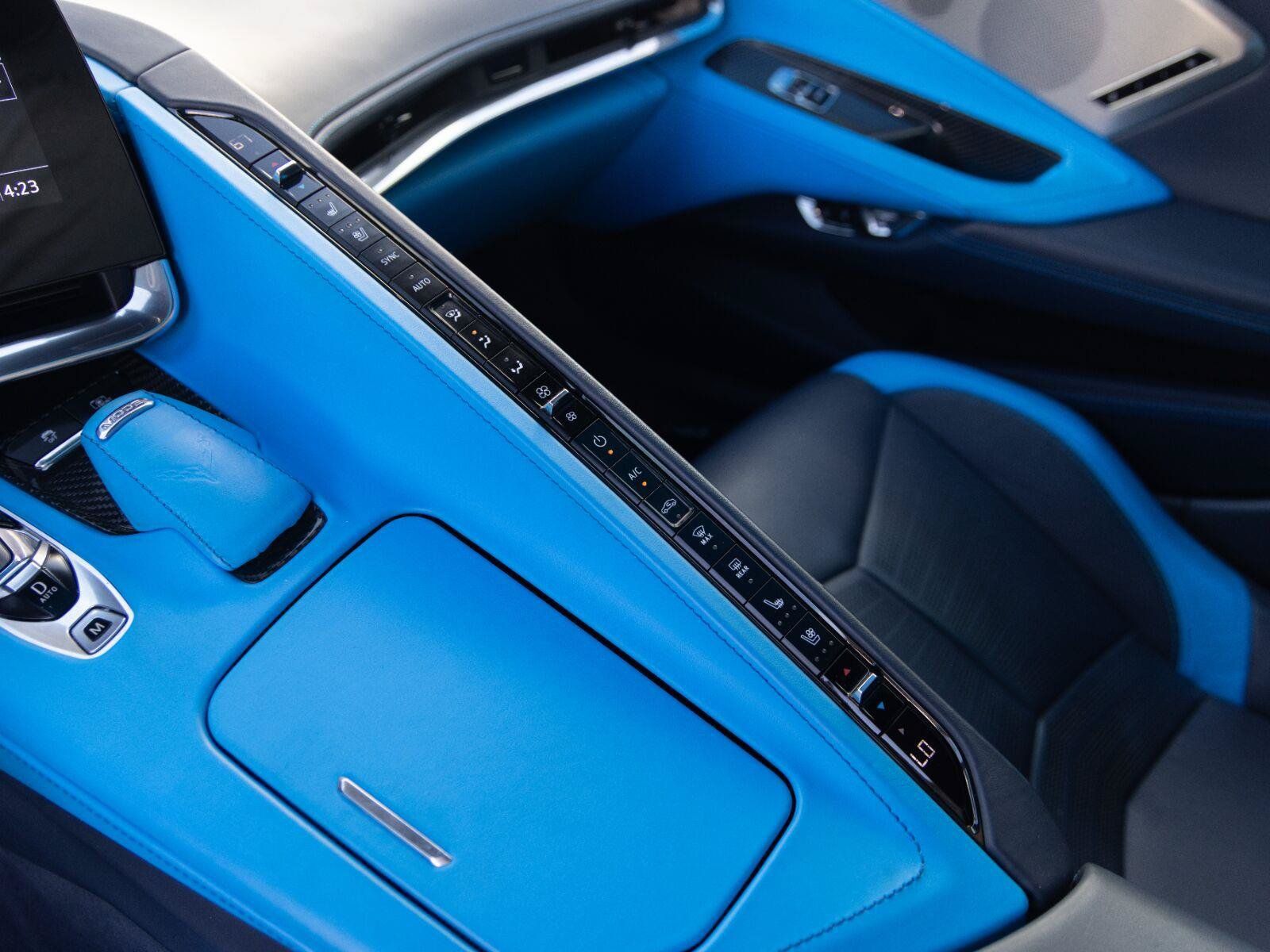 Used 2020 Chevrolet Corvette Stingray Premium Cpe w/ 3LT Preferred Equipment Group RWD image 29