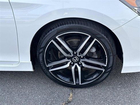Used 2017 Honda Accord Sport image 7