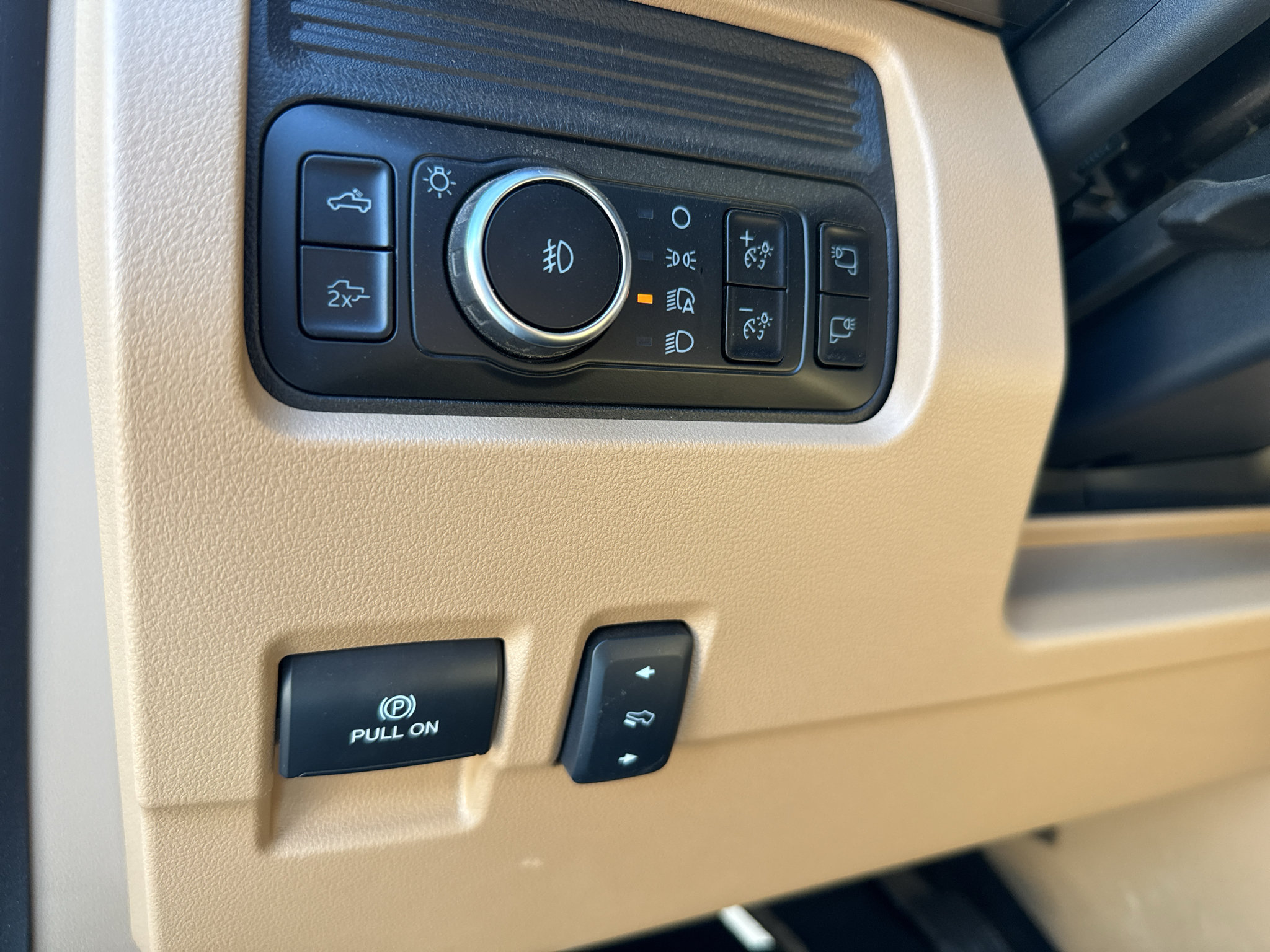 Certified 2025 Ford F250 Lariat w/ Lariat Ultimate Package AWD/4WD image 18