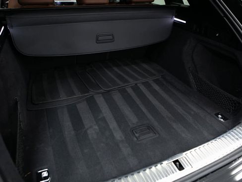 Used 2022 Audi e-tron Premium Plus w/ Premium Plus Package image 29