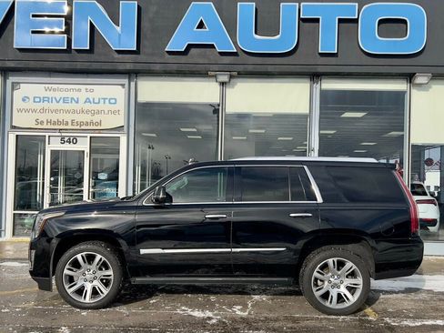 Used 2015 Cadillac Escalade Premium image 32