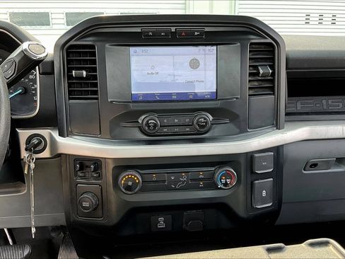 Used 2022 Ford F150 XL w/ Trailer Tow Package RWD image 11