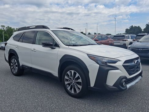 Certified 2025 Subaru Outback Limited AWD/4WD image 3