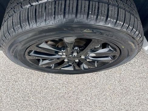 Used 2020 Jeep Grand Cherokee Altitude AWD/4WD image 17