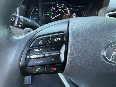 Used 2019 Hyundai Ioniq Plug-In Hybrid image 21