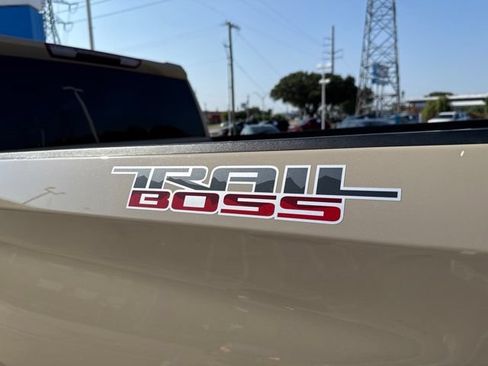 Used 2023 Chevrolet Silverado 1500 LT Trail Boss w/ LPO, Dark Essentials Package AWD/4WD image 7