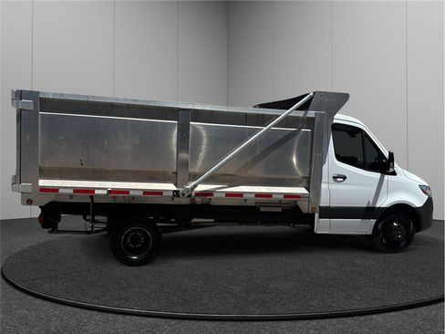 Used 2021 Mercedes-Benz Sprinter 4500 image 10