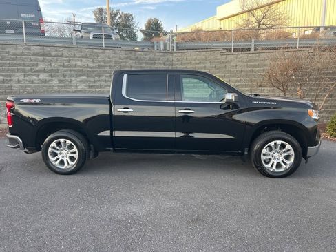 Used 2024 Chevrolet Silverado 1500 LTZ w/ LTZ Premium Package image 9