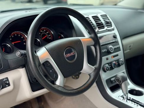 Used 2008 GMC Acadia SLE image 6