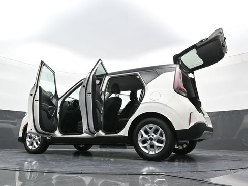 Used 2025 Kia Soul S image 40