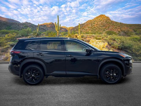 Used 2021 Nissan Rogue SV AWD/4WD image 3