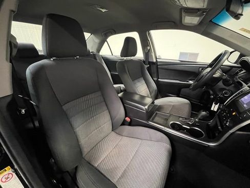 Used 2017 Toyota Camry LE image 9