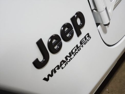 Used 2022 Jeep Wrangler Unlimited Sport AWD/4WD image 25