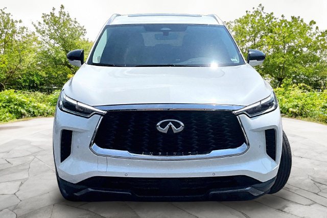 Used 2025 INFINITI QX60 Sensory w/ Cargo Package AWD/4WD image 3