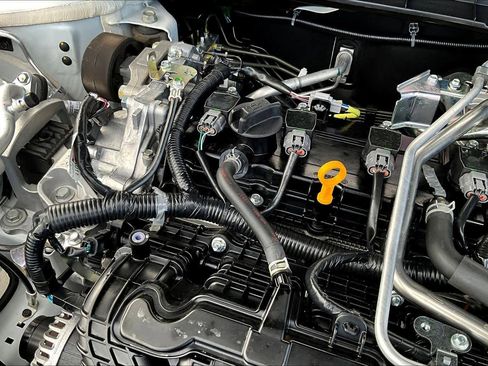 New 2025 Nissan Altima 2.5 SR image 17