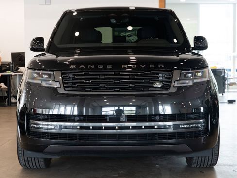 Used 2024 Land Rover Range Rover SE AWD/4WD image 2