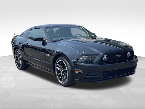 Used 2014 Ford Mustang GT Premium w/ Comfort Package RWD image 3