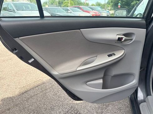 Used 2012 Toyota Corolla LE FWD image 13