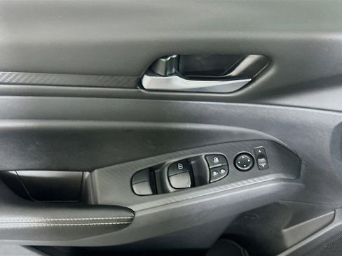 Used 2025 Nissan Altima 2.5 SV FWD image 15