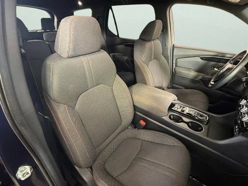 Used 2025 Honda Pilot Sport image 31