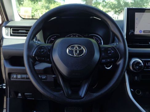 Used 2025 Toyota RAV4 XLE w/ Convenience Package AWD/4WD image 11